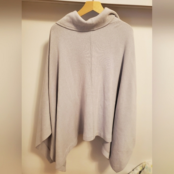 See by Chloe Light Grey Ribbed 1/4 Zip-Up SweatervPoncho. Oversized. M/L. - Picture 12 of 13
